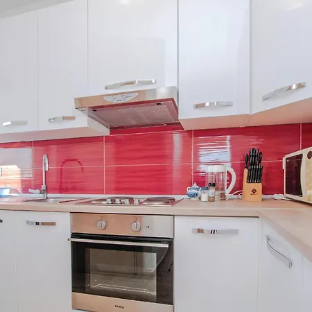 Apartment Cozy In With Kitchen *