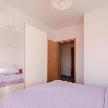 Apartment Cozy In With Kitchen Sibenik