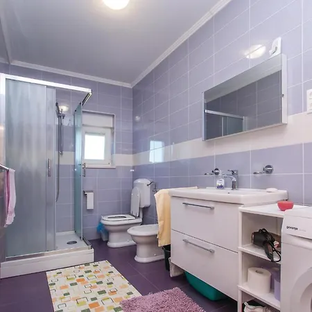 Four-bedroom In Apartmán