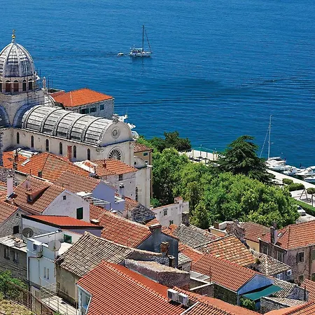 Four-bedroom In Lejlighed