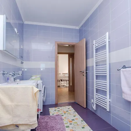 Apartmán Four-bedroom In