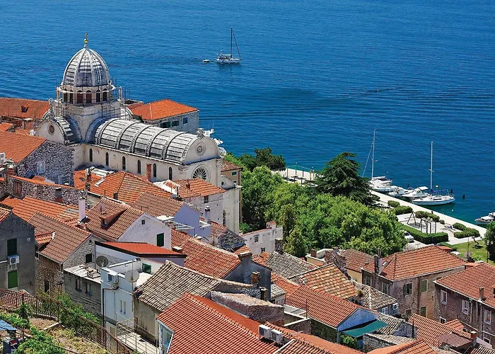 Four-bedroom In Apartman